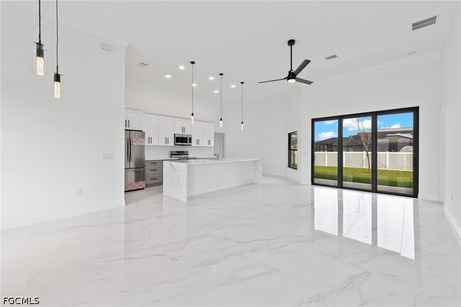 Photo - 2208 Nelson Rd N