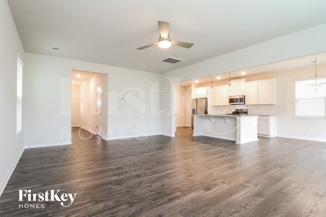 Photo - 625 Goldburn Wy