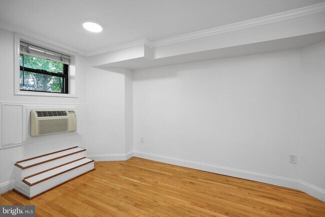 Photo - 1828 California St NW