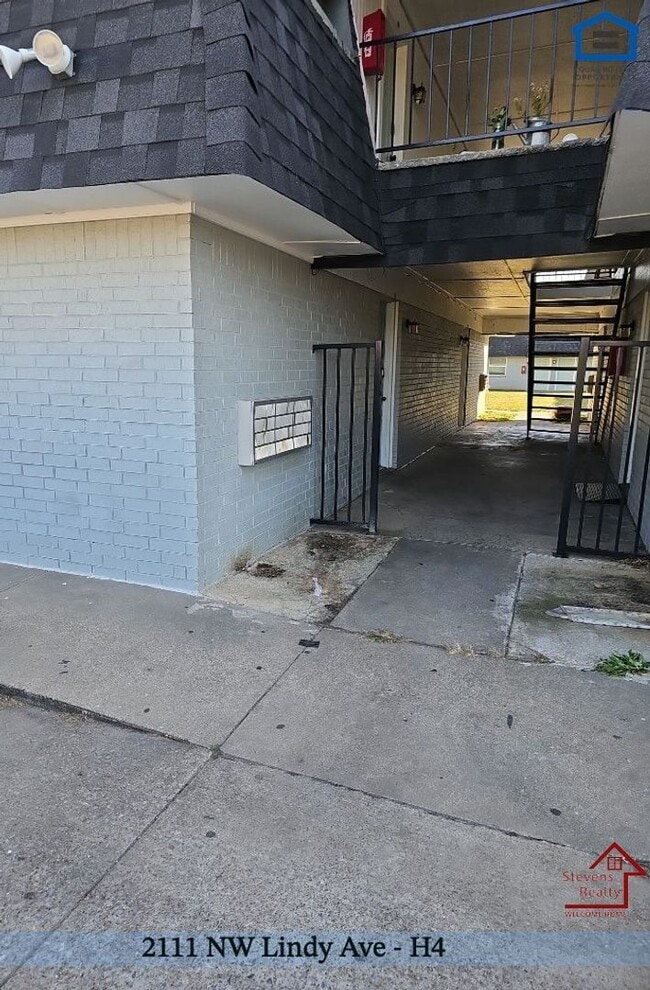 Photo - 2111 NW Lindy Ave