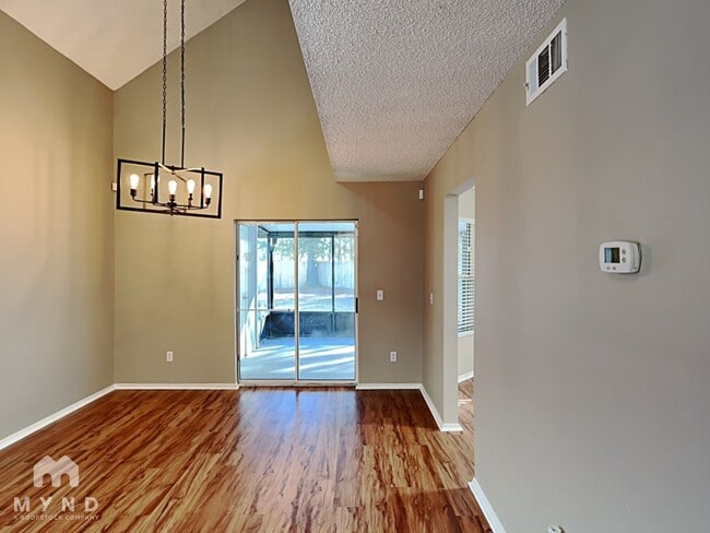 Photo - 11021 Traci Lynn Dr
