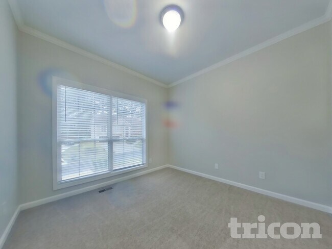 Photo - 2030 Township Dr