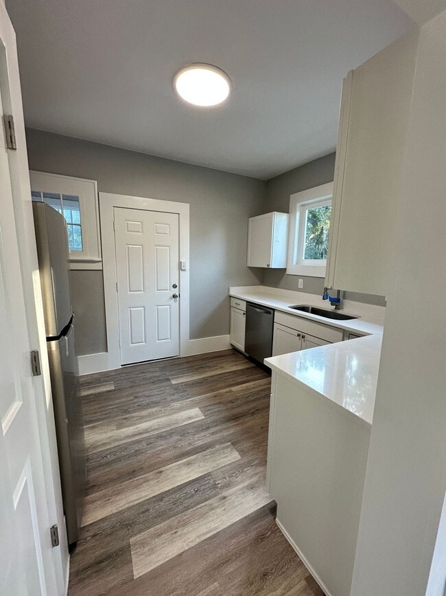 Photo - Newly Renovated 1 Bed 1 Bath Leesburg Unit D