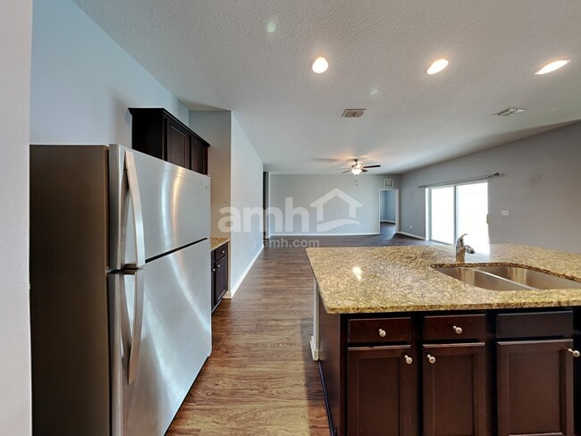 Photo - 4890 St James Ln