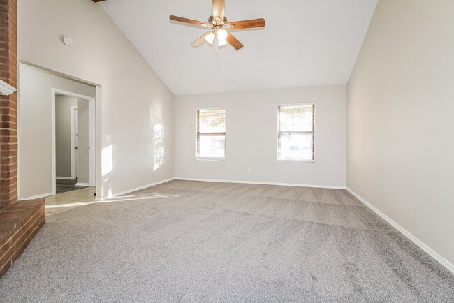Photo - 10321 Koch Dr