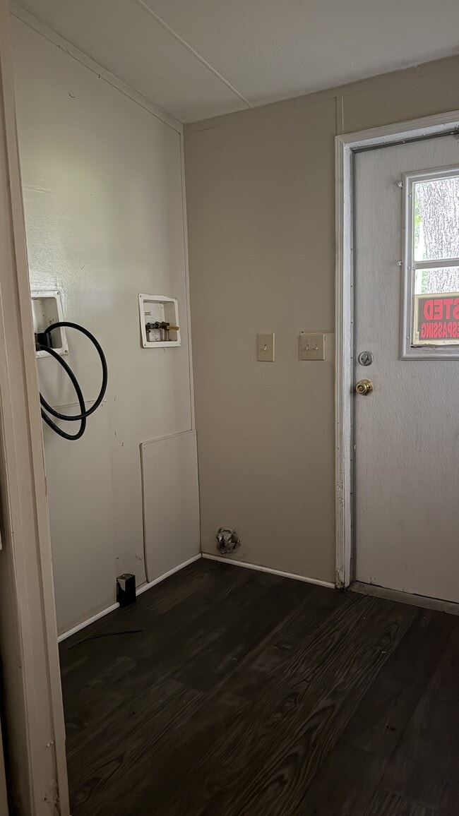 Photo - 600 Davis Cir