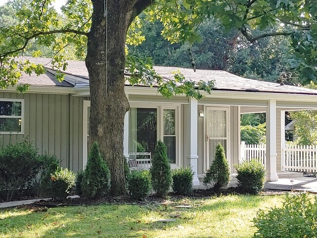 Building Photo - 1390 Park Ave NW Unit A