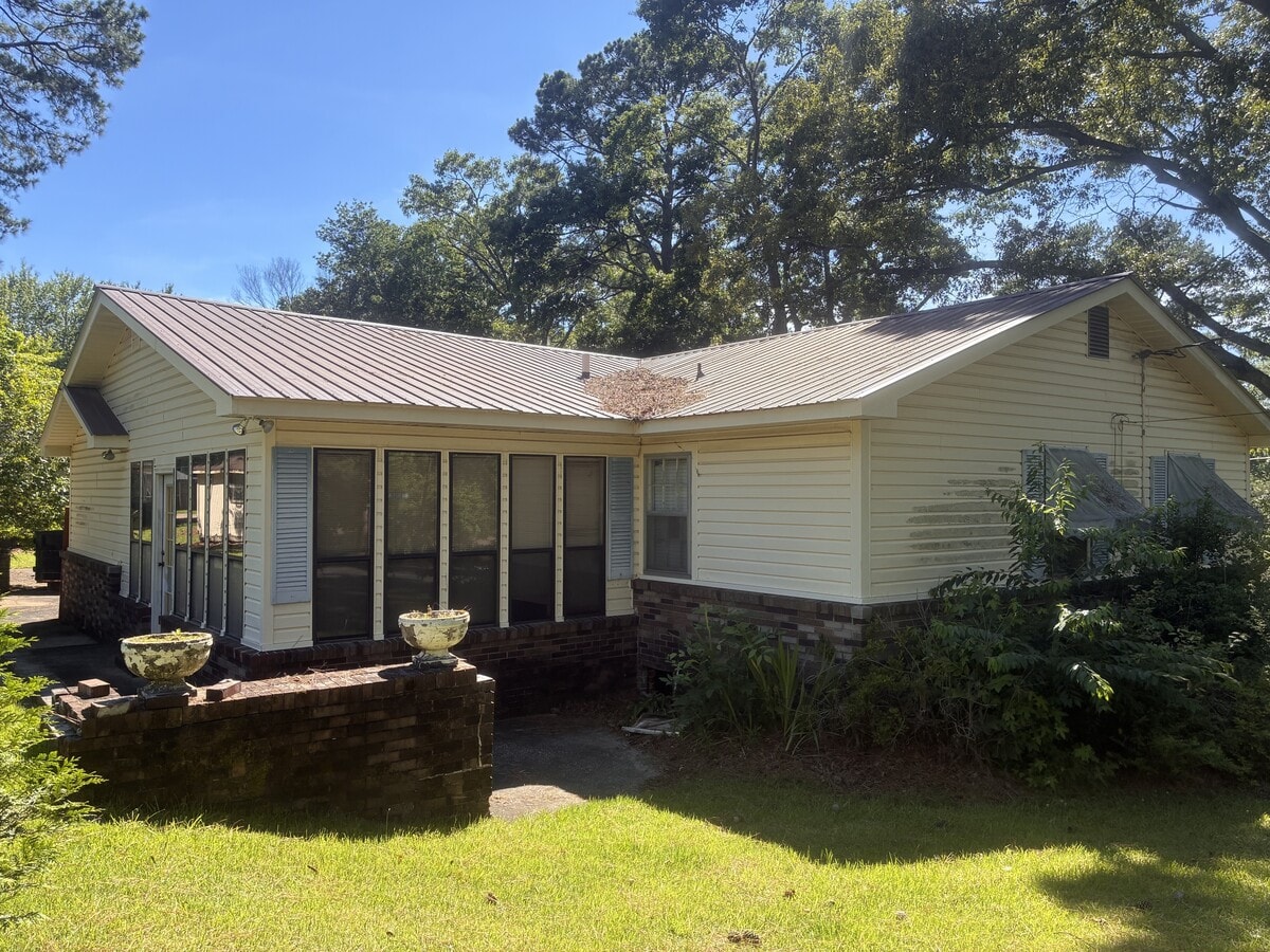 Photo - 1100 Buena Vista Cir