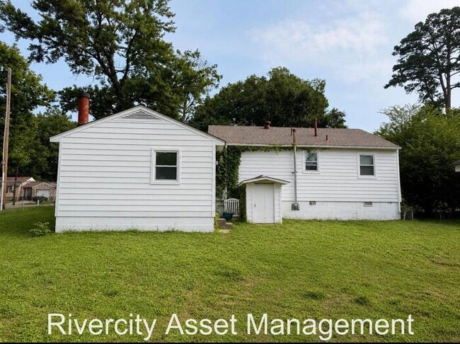 Photo - Newly Renovated- BONUS ROOM, Section 8 Friendly and ready for a speedy move in!!!! Call Today!!!