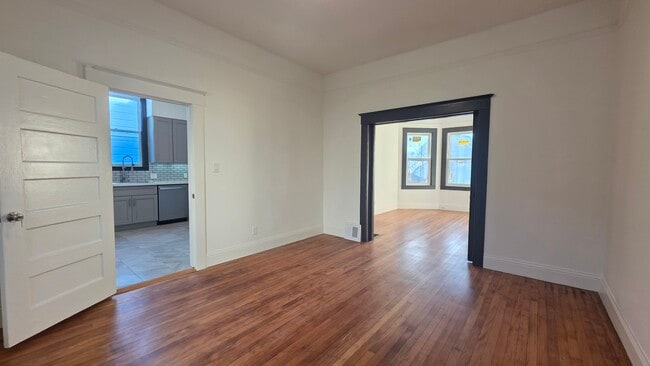 Photo - 1590 Underwood Ave