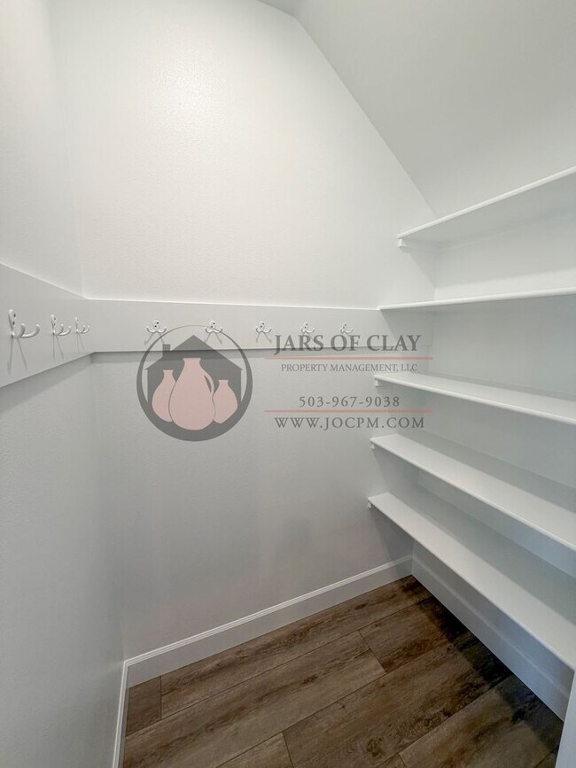 Photo - 1329/1331 #2023-LL765 Unit 1329