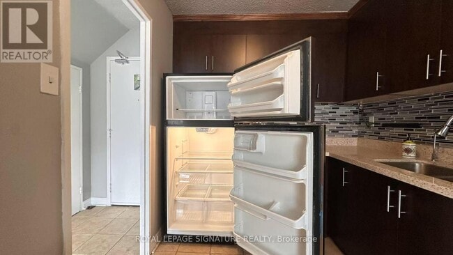 Photo - 2121 Roche Ct Unit 109