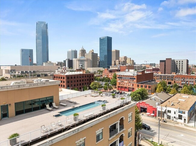 Building Photo - 200 S Oklahoma Ave Unit 304
