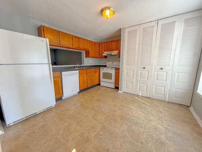 Move-In Ready North Raleigh Townhome Near I-440 & I-540