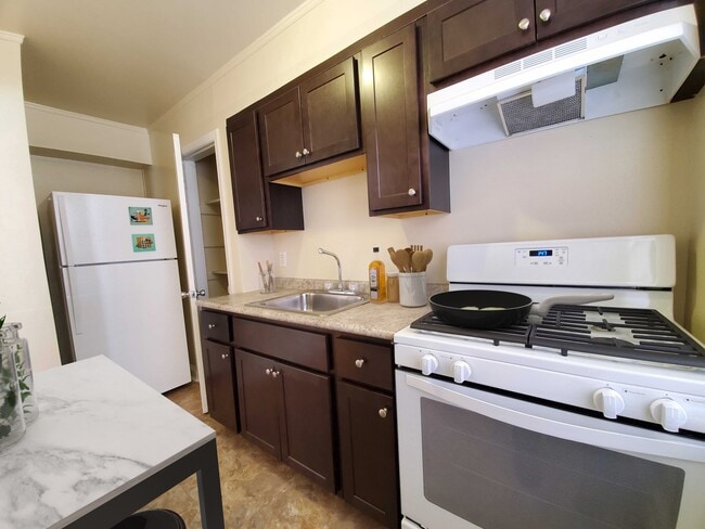 Garfield Court Apartments