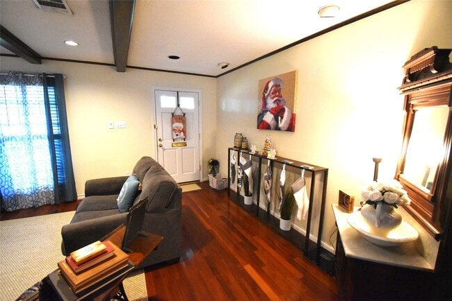 Photo - 8011 Meadowvale Dr