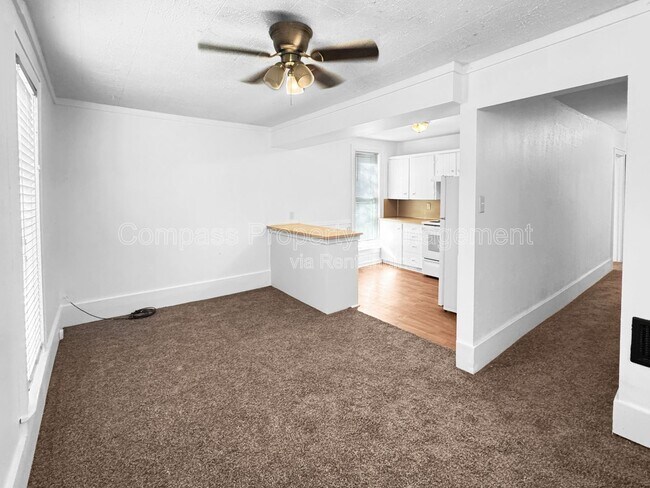 Photo - 617 Fulton St E