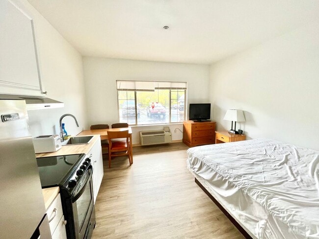 Photo - Ski Town Apartments