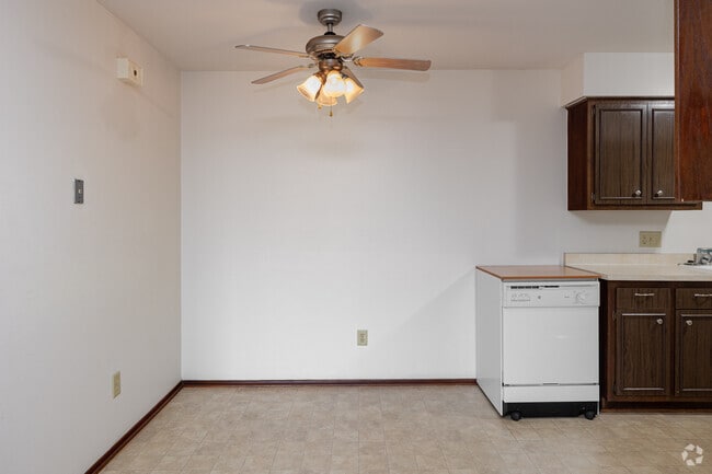 3BR, 1BA - 1200SF - Dining Room