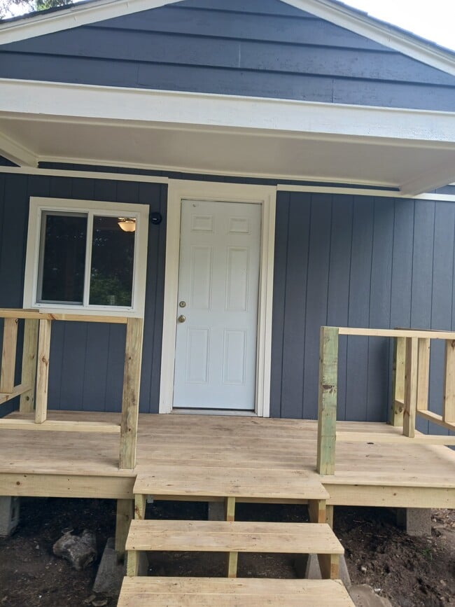 Photo - 819 S Elm Ave