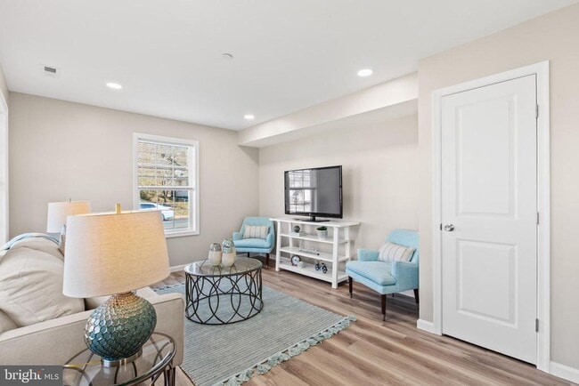 Photo - 41573 Church St