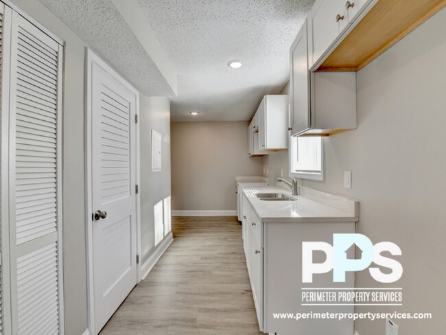 Photo - 390 W Lake Ave NW