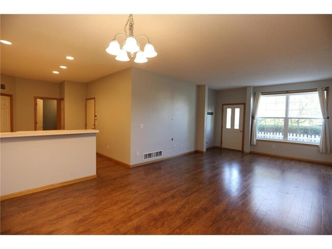 Photo - 11345 Fergus St NE