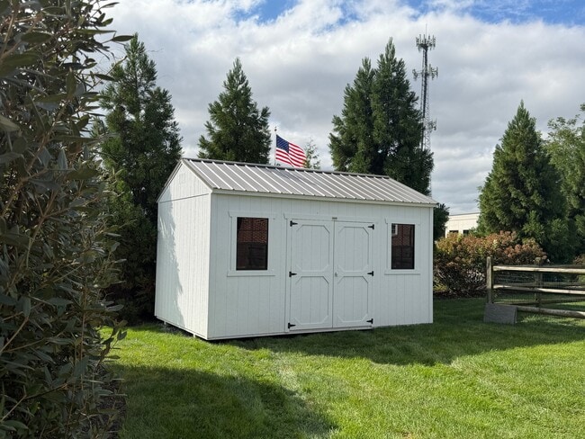 864 Eden Rd