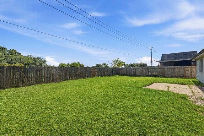 Photo - 1805 Whitebriar Dr