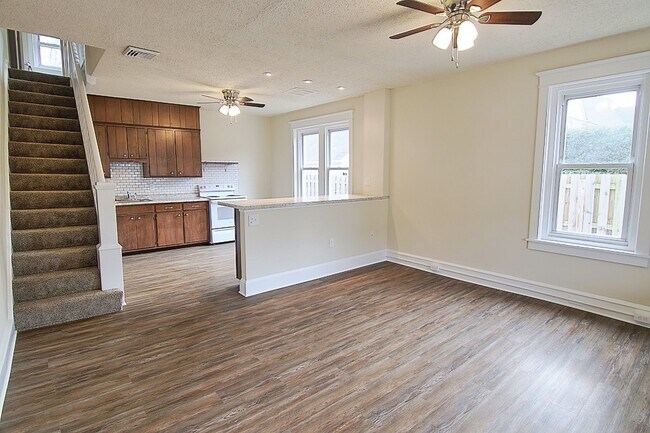 Photo - 658 S Reading Ave Unidad 660 S. Reading Ave.