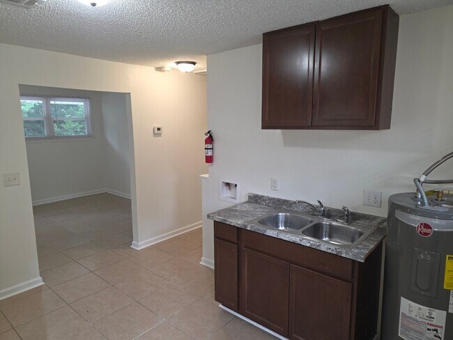 847 Northern St Unit B