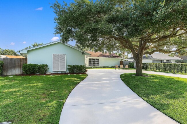 Photo - 4193 Hyacinth Cir N