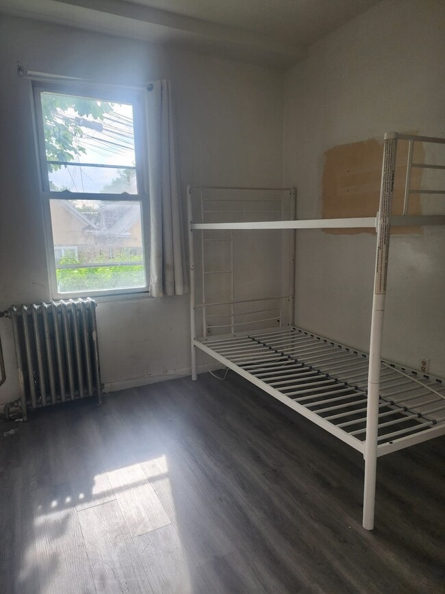 149 W 5th St Unit 1