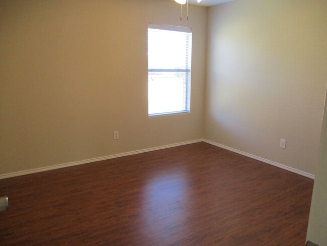 Photo - $1995 / 4br – 1760 ft2 - 4/2/2Ready to mov...