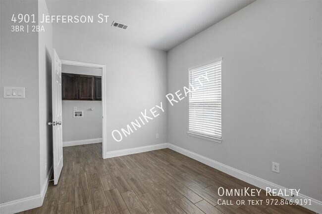 Photo - 4901 Jefferson St