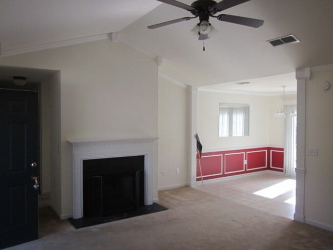 Photo - Awesome 3 Bedroom in Pinecrest!