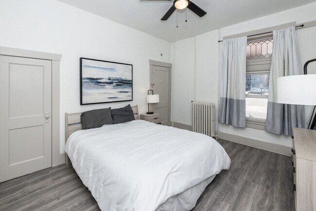 Photo - 830 Clarkson