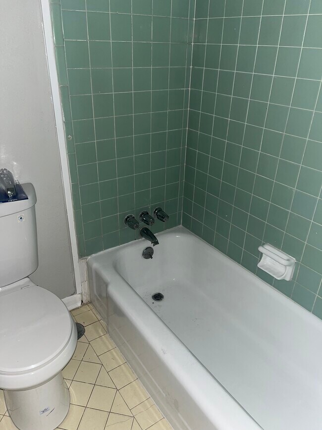 403 Gulpha Dr Unit 10
