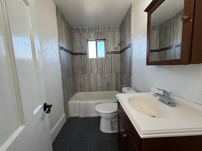 Photo - 1744 N Ohio Ave