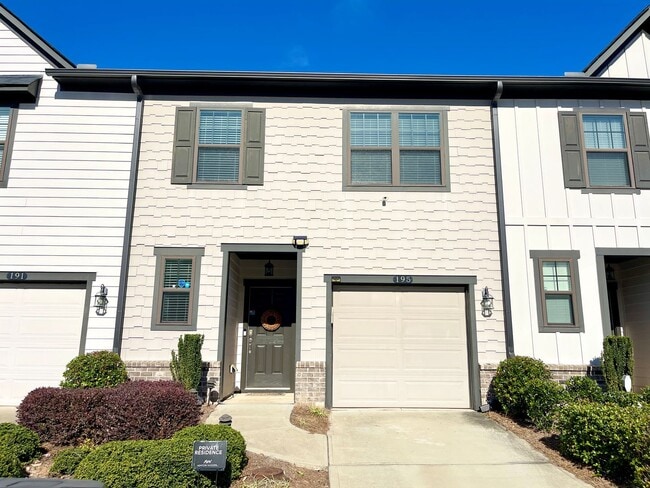 Building Photo - Welcome to this stunning 3-bedroom, 2.5-ba...