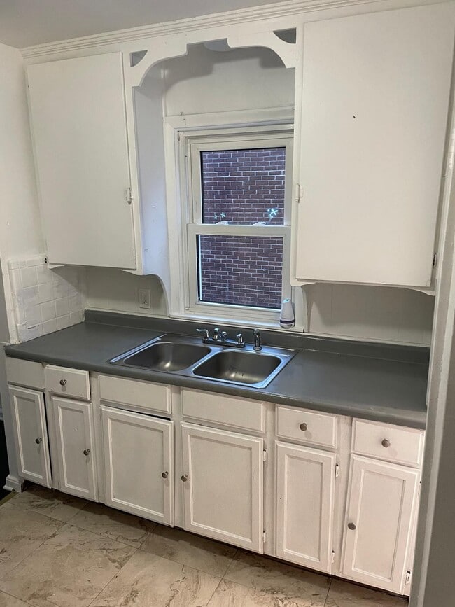 Photo - 18315 Shaftsbury Ave