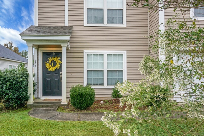 Photo - 124 Larkspur Dr