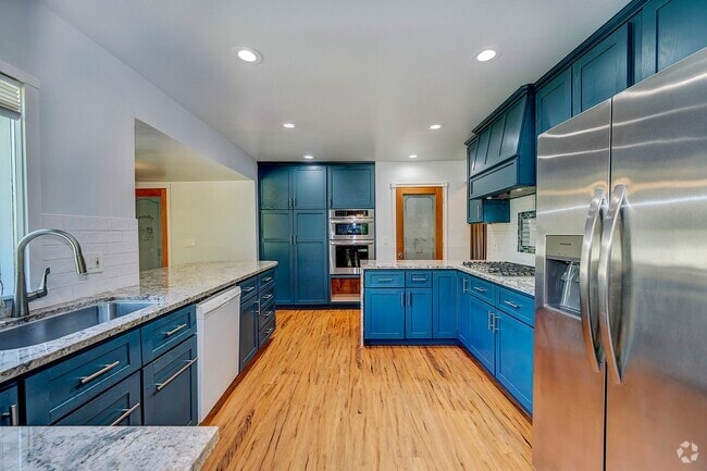 Building Photo - Bothell Rambler Rental