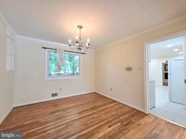 Photo - 111 Tamarisk Ct