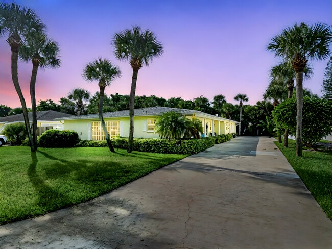 Building Photo - 922 Pirate Cove Ln Rental