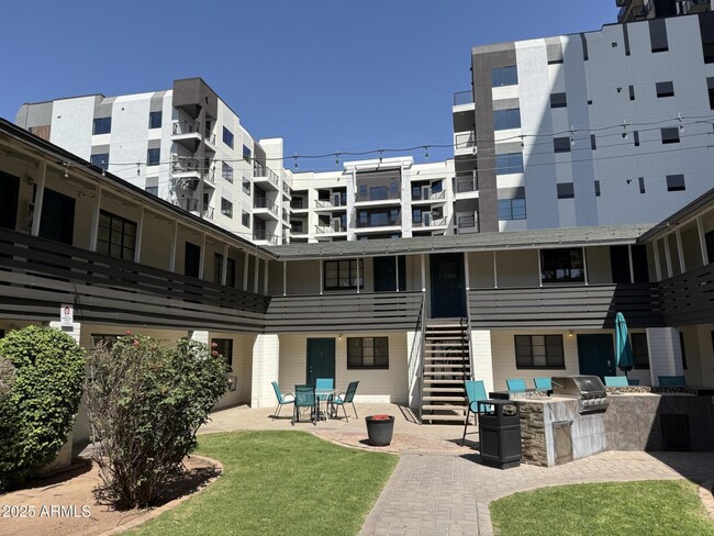 Photo - 825 N 2nd Ave Apartment Unit 17