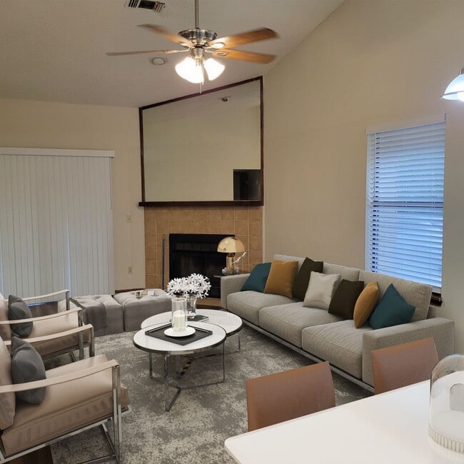 Photo - $1150 - 2/2 - Move IN Special!