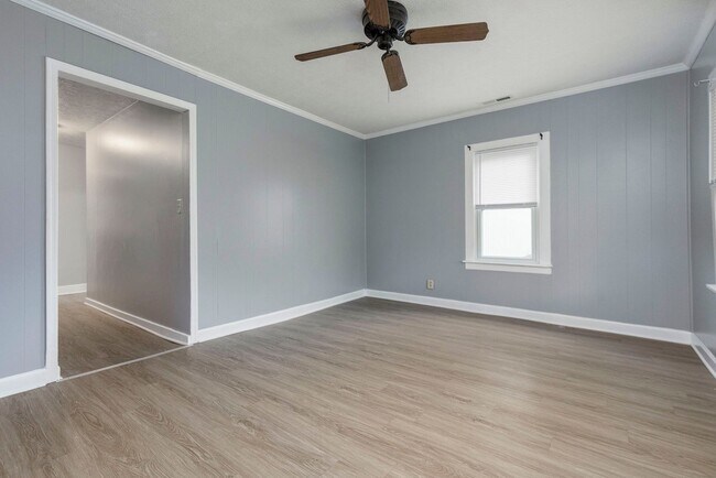 Photo - 4060 La Salle Ave