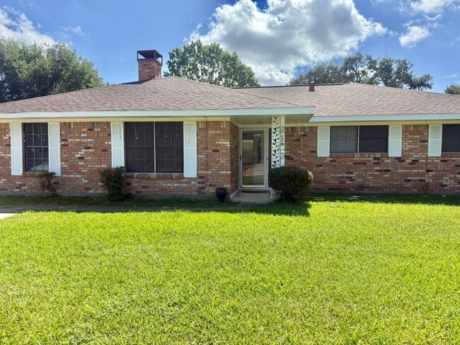 Building Photo - 2107 Old Alvin Rd Rental