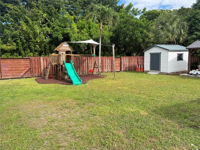 Photo - 3807 Hayes St